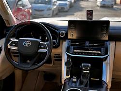 تۆیۆتا لاند کروزەر